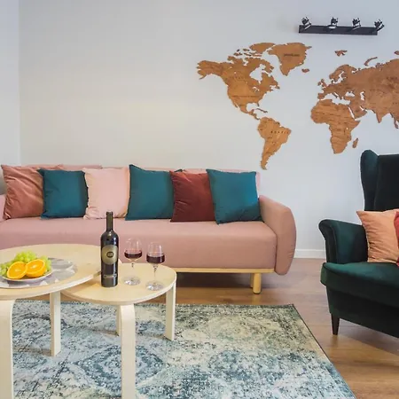 Song's Apartment *